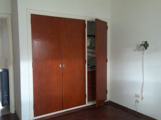 Foto 9 de Don Bosco al 200. Solido chalet 3 amb con dependencia, garage y patio con quincho