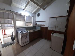 Foto 4 de Don Bosco al 200. Solido chalet 3 amb con dependencia, garage y patio con quincho