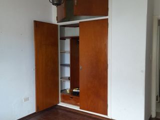 Foto 11 de Don Bosco al 200. Solido chalet 3 amb con dependencia, garage y patio con quincho
