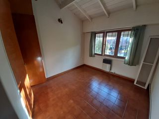 Foto 23 de Don Bosco al 200. Solido chalet 3 amb con dependencia, garage y patio con quincho