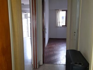 Foto 8 de Don Bosco al 200. Solido chalet 3 amb con dependencia, garage y patio con quincho