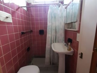 Foto 21 de Don Bosco al 200. Solido chalet 3 amb con dependencia, garage y patio con quincho
