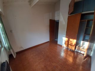 Foto 22 de Don Bosco al 200. Solido chalet 3 amb con dependencia, garage y patio con quincho