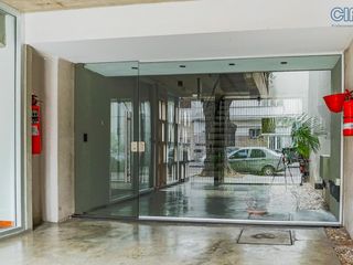 BAJÓ DE PRECIO!! Departamento en PB de 2 ambientes y 1/2 con patio. POSIBLE LOCAL