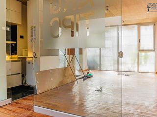 BAJÓ DE PRECIO!! Departamento en PB de 2 ambientes y 1/2 con patio. POSIBLE LOCAL