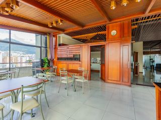 Excelente oficina Penthouse en venta centro norte de Quito A. Colon