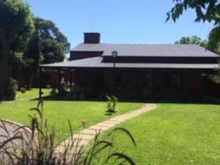Foto 1 de Excelente - Casa Quinta en Venta -