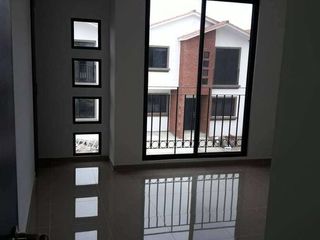 Foto 5 de Casa en alquiler Urbanizacion Napoli, Via Salitre cerca del Centro Comercial El Dorado