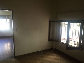 Departamento en venta de 2 dormitorios c/ cochera en La Tablada