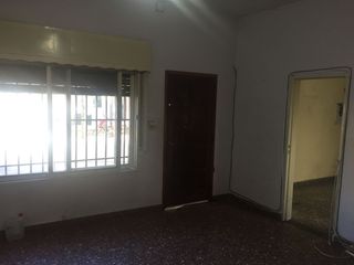 Departamento en venta de 2 dormitorios c/ cochera en La Tablada