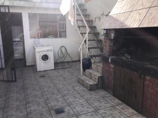 Foto 7 de CHALET 5 AMBIENTES CON LOCAL  EN BARRIO POMPEYA