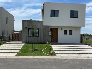 Venta - Oportunidad Casa en Barrio Privado San Pablo - Pilar - Bayugar Negocios Inmobiliarios