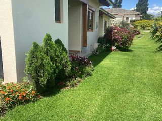 Foto 3 de Venta Pakakuna Gardens en Checa villa amplia