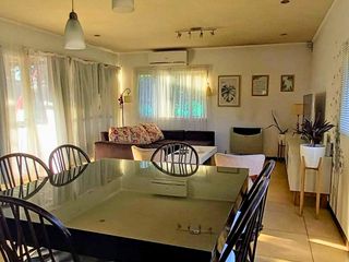 Foto 9 de 2025 - EN ALQUILER - PINAMAR - OSTENDE - MODERNA CASA 3 DORM 3 BAÃOS Y QUINCHO