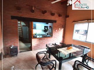 Foto 2 de CASA CON DEPARTAMENTO EN VENTA A 10 MIN DE VILLA DE MERLO