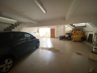 Casa 6 ambientes con garaje para 5 autos- Parque Avellaneda