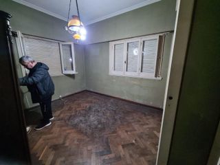 Casa en alquiler - 5 Dormitorios 2 Baños - Cochera - Pileta - 280Mts2 - Manuel B. Gonnet