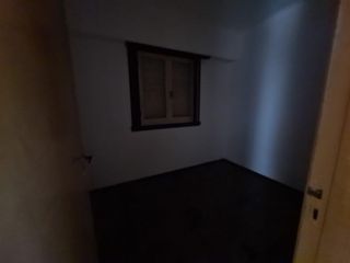 Casa en alquiler - 5 Dormitorios 2 Baños - Cochera - Pileta - 280Mts2 - Manuel B. Gonnet