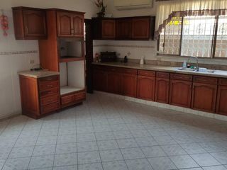 Foto 2 de VENTA CASAS EN URB. LA PUNTILLA, SAMBORONDÓN (AV)