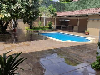 Foto 1 de VENTA CASAS EN URB. LA PUNTILLA, SAMBORONDÓN (AV)