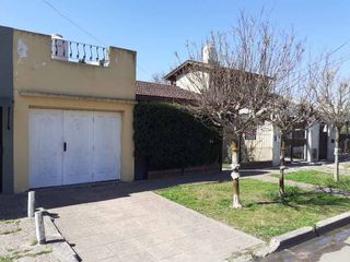 Foto 1 de Chalet en venta en Llavallol