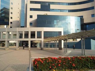 Foto 4 de Kennedy Norte Edificio Las Cámaras alquilo oficina de 169 m2