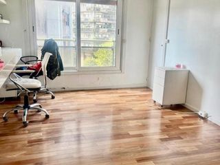 Departamento en Av del Libertador - 260 m2 - 5 amb + cochera - Alquiler temporario