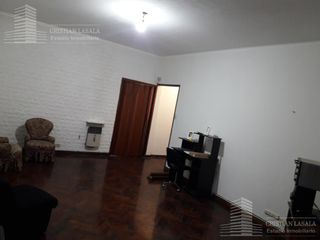 Departamento PH 3 AMBIENTES PLANTA BAJA- Castelar Centro lado sur