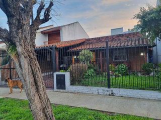 Foto 2 de Casa en venta en Parque Johnston
