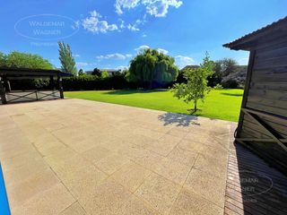 Foto 10 de Mansión con Enorme Jardín y Pileta Barrio Privado Septiembre - Maschwitz