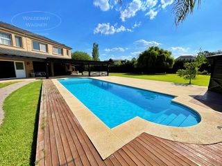 Foto 6 de Mansión con Enorme Jardín y Pileta Barrio Privado Septiembre - Maschwitz