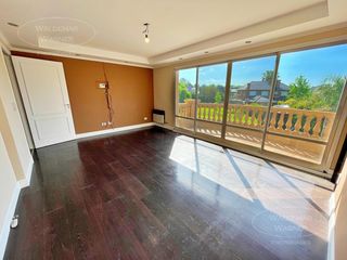 Foto 39 de Mansión con Enorme Jardín y Pileta Barrio Privado Septiembre - Maschwitz