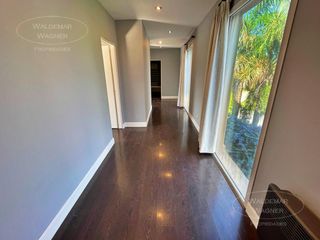 Foto 49 de Mansión con Enorme Jardín y Pileta Barrio Privado Septiembre - Maschwitz