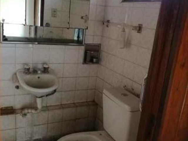 Casa en venta - 4 Dormitorios 2 Baños 1 Cochera - 261Mts2 - Los Hornos