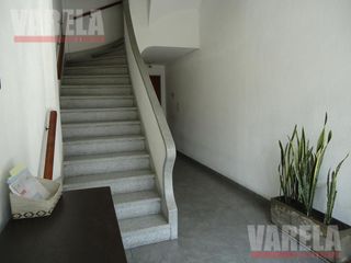 Juan B. Justo 5300 P1° Villa Gral.Mitre 2 amb. interno c/ patio. Con renta. Oportunidad!!