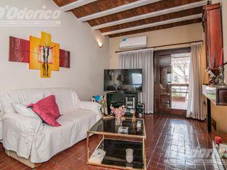 Casa  sobre lote propio en venta en  Flores