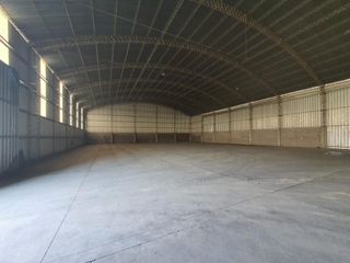 Foto 2 de Depósito en Alquiler 2068 m2 en Zarate Autovia 6