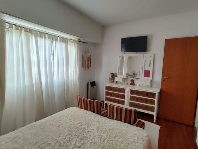 Departamento en venta - 2 Dormitorios 1 Baño - 77Mts2 - La Plata