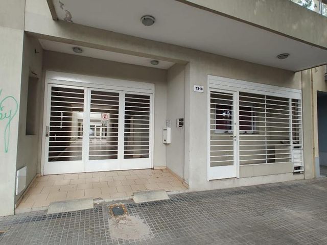 Departamento en venta - 2 Dormitorios 1 Baño - 77Mts2 - La Plata