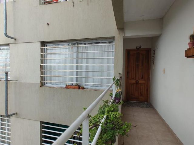 Departamento en venta - 2 Dormitorios 1 Baño - 77Mts2 - La Plata
