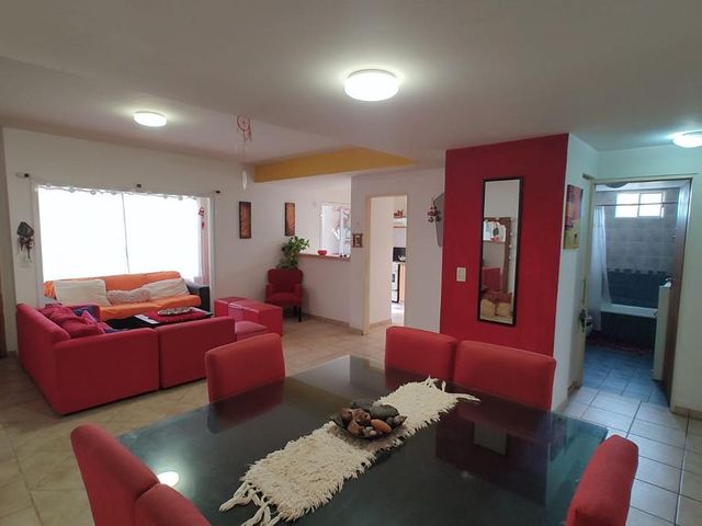 Departamento en venta - 2 Dormitorios 1 Baño - 77Mts2 - La Plata
