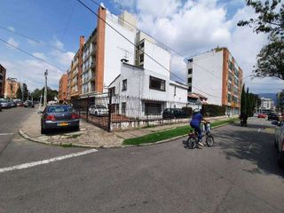 Se venden dos casa lotes esquineras en la zona de Cedritos, Barrio Nueva Autopista.