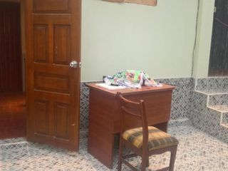 VENTA-Casa en Venta - en Guaranda - Sector Av Guayaquil - con Hermosa Vista a La Ciudad / Urbec 19URB055