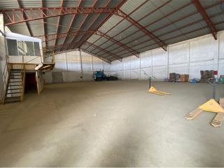 Foto 3 de alquiler de bodegas industrial manta Montecristi