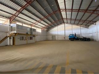 Foto 1 de alquiler de bodegas industrial manta Montecristi