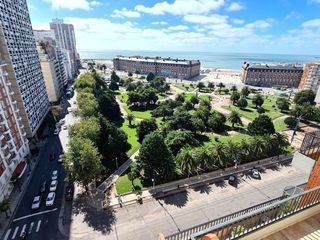 Foto 1 de Departamento dos ambientes · balcón terraza · vista a Plaza Colon y Mar