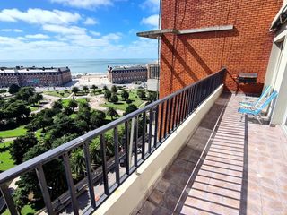 Foto 15 de Departamento dos ambientes · balcón terraza · vista a Plaza Colon y Mar