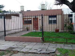 Foto 1 de Casa PH en venta en Quilmes Oeste