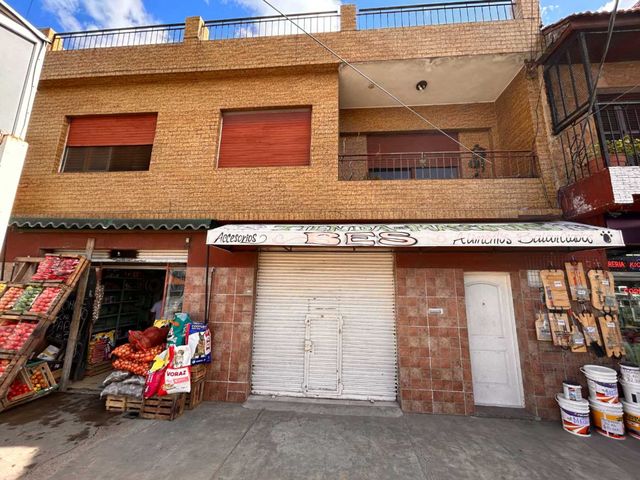 VENTA EN BLOQUE LOCALES, DEPTO Y JARDIN , SOLANO