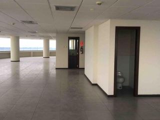 Foto 3 de Alquilo/ Vendo Oficinas en The Point de 760 m2